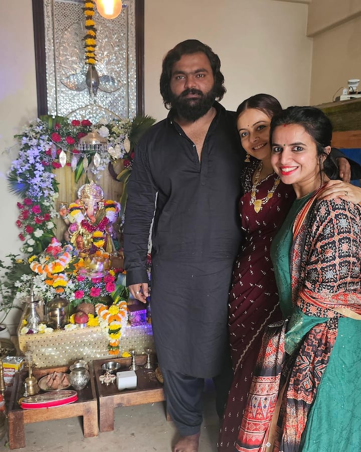 बता दें कि देवोलीना और शहनवाज शेख ने 14 दिसंबर 2022 अचानक शादी कर सभी को हैरान कर दिया था. दोनों की शादी की फोटोज सोशल मीडिया पर खूब वायरल हुई थी.