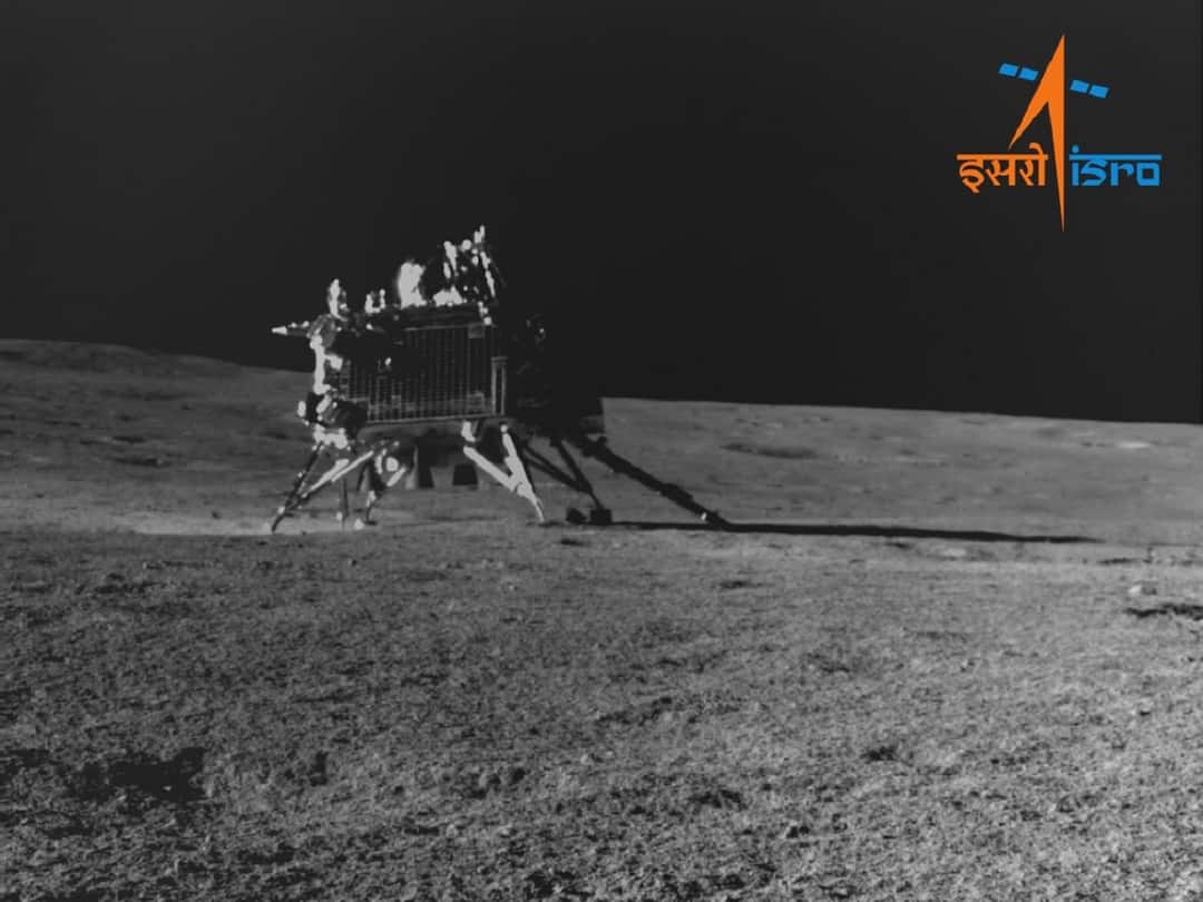 Chandrayaan 3 Reactivation: చంద్రయాన్ రీయాక్టివేషన్ కోసం ఇస్రో కసరత్తులు, ఇప్పటిదాకా నో సిగ్నల్స్ - ఇస్రో Chandrayaan 3: No signals received from Vikram lander Pragyan rover, Efforts will continue says ISRO Chandrayaan 3 Reactivation: చంద్రయాన్ రీయాక్టివేషన్ కోసం ఇస్రో కసరత్తులు, ఇప్పటిదాకా నో సిగ్నల్స్ - ఇస్రో