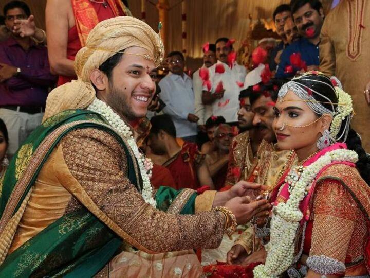 ब्राह्मणी रेड्डी और राजीव रेड्डी: जनार्दन रेड्डी ने अपनी बेटी की शादी में कथित तौर पर 500 करोड़ रुपये खर्च किए. यह शादी अपनी अत्यधिक फिजूलखर्ची और भव्यता के कारण काफी चर्चा में रहा. बेंगलुरु पैलेस में पांच दिवसीय उत्सव के लिए 50,000 आगंतुक उपस्थित थे, जिनमें कई बॉलीवुड हस्तियां और राजनेता भी शामिल थे.