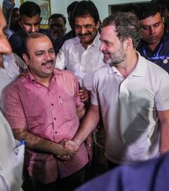 दानिश अली से मिले राहुल गांधी, गले लगाया और कहा- 'नफरत के बाजार में मोहब्बत की दुकान'