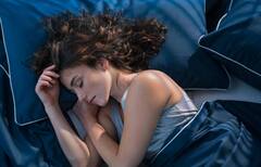 Sleeping Habbit : तुम्ही पण रात्री लाईट लावून झोपता का? ही सवय अनेक आजारांना कारणीभूत ठरू शकते