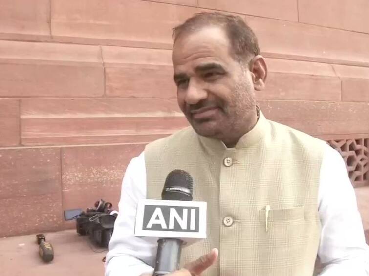 BJP MP Ramesh Bidhuri Calls BSP’s Danish Ali 'Terrorist' In Parliament, Sparks Ruckus ముస్లిం ఎంపీని ఉగ్రవాది అన్న బీజేపీ ఎంపీ, సభలో గందరగోళం - వార్నింగ్ ఇచ్చిన స్పీకర్