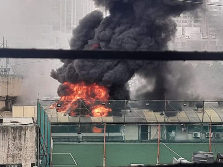 Level 2 Fire Erupts in Hira Panna Mall Jogeshwari Building Evacuated No Injuries Reported BMC Major Fire Erupts At Heera Panna Mall In Mumbai Suburb, 14 Rescued, 4 Firefighters Hospitalised