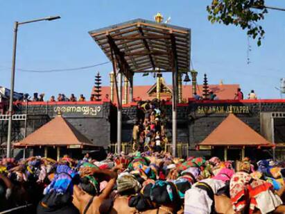 Kerala techie-turned-priest goes to Sabarimala Ayyappan Temple Sabarimala: சபரிமலையில் விரதமிருந்து சாமி தரிசனம் செய்த பாதிரியார்.. கடைசியில் நடந்த எதிர்பாராத திருப்பம்..!