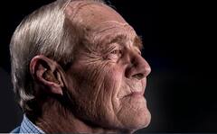 Signs of Depression : घरातील वयस्कर लोक प्रत्येक गोष्टीवर चिडचिड करतात का? असू शकते नैराश्याचे लक्षणं