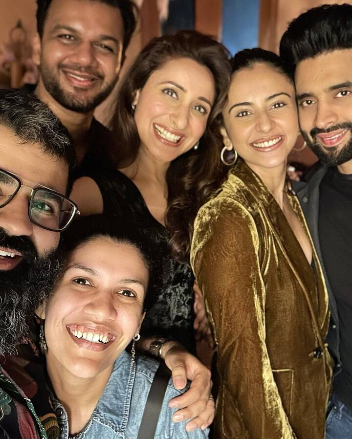 తమిళంలో శివకార్తికేయన్ ‘అయలాన్’, శంకర్ ‘ఇండియన్ 2’ సినిమాలు రకుల్ చేతిలో ఉన్నాయి.