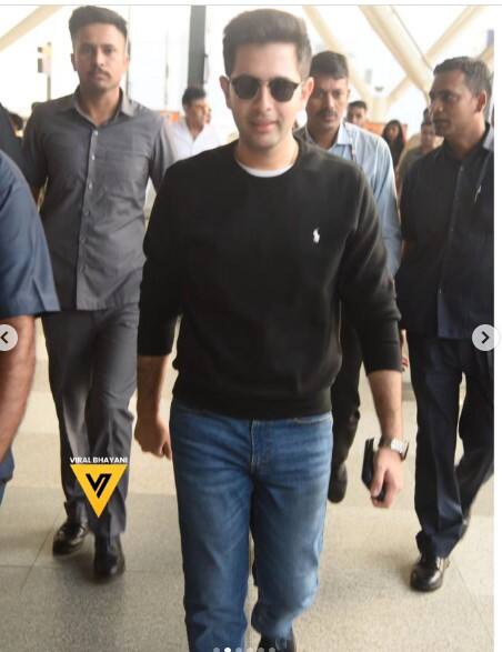 ਪਰਿਣੀਤੀ-ਰਾਘਵ ਦੇ ਫੰਕਸ਼ਨ ਦਿੱਲੀ 'ਚ ਹੀ ਸ਼ੁਰੂ ਹੋ ਗਏ ਸਨ। ਦਿੱਲੀ ਵਿਖੇ ਸੂਫੀ ਨਾਈਟ ਦਾ ਆਯੋਜਨ ਕੀਤਾ ਗਿਆ ਜਿਸ ਵਿੱਚ ਪੂਰੇ ਪਰਿਵਾਰ ਨੇ ਸ਼ਿਰਕਤ ਕੀਤੀ। ਇਸ ਤੋਂ ਪਹਿਲਾਂ ਕੀਰਤਨ ਰੱਖਿਆ ਗਿਆ। ਜਿਸ ਦੀਆਂ ਤਸਵੀਰਾਂ ਸੋਸ਼ਲ ਮੀਡੀਆ 'ਤੇ ਵਾਇਰਲ ਹੋ ਗਈਆਂ।