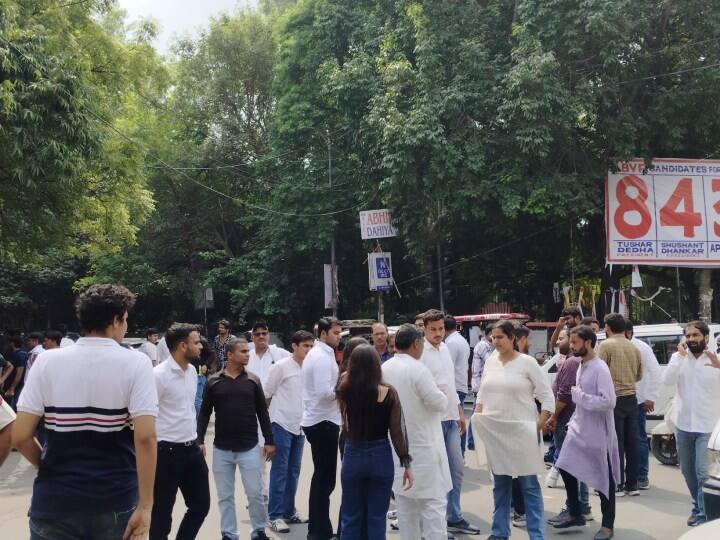 DUSU elections results 2023 counting of votes begins in closed EVMs ABVP vs NSUI Dusu Election Result: DUSU चुनाव की गिनती जारी, शुरुआती रुझानों में ABVP और NSUI बीच काटें की टक्कर