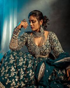 Aishwarya Rajesh: డిజైనింగ్‌ వేర్‌లో ఐశ్వర్య- అందాలతో కనువిందు