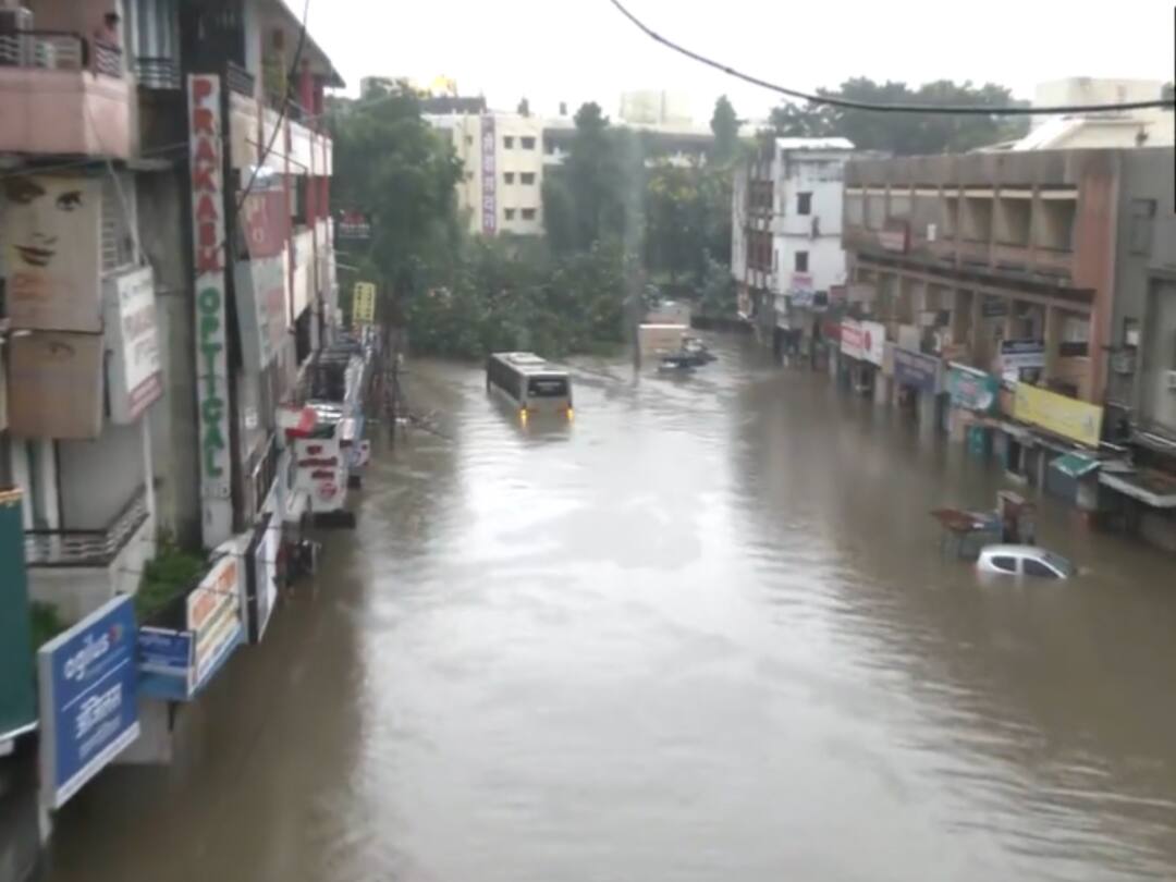 Nagpur Maharashtra Heavy Rainfall Waterlogging houses roads NDRF SDRF Rescue Operations Fadnavis Nagpur Flooded After Midnight Rain Fury. NDRF, SDRF Rescue People As Roads, Houses Submerged