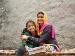 Government Scheme: बड़े काम की है ये स्कीम, सरकार उठाती है बेटी के जन्म से पढ़ाई तक का सारा खर्च