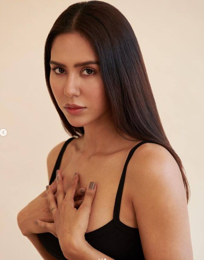 ਇਸ ਤੋਂ ਇਲਾਵਾ ਸੋਨਮ ਬਾਜਵਾ ਫਿਲਮ ਰੰਨਾਂ 'ਚ ਧੰਨਾ ਵਿੱਚ ਕੰਮ ਕਰਦੇ ਹੋਏ ਵਿਖਾਈ ਦੇਵੇਗੀ। ਇਸ ਫਿਲਮ ਵਿੱਚ ਸੋਨਮ ਦਿਲਜੀਤ ਦੋਸਾਂਝ ਅਤੇ ਸ਼ਹਿਨਾਜ਼ ਗਿੱਲ ਨਾਲ ਸਕ੍ਰੀਨ ਸ਼ੇਅਰ ਕਰੇਗੀ।