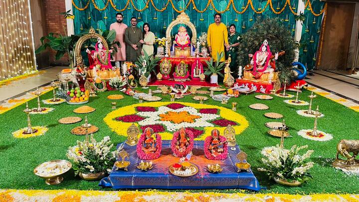 यावेळी इंदापूर तालुका जिजाऊ फेडरेशनच्या अध्यक्षा भाग्यश्री पाटील, नीरा भीमा सहकारी साखर कारखान्याचे संचालक राजवर्धन पाटील यांनी स्वागत केले आणि आपुलकीने संवाद साधला.