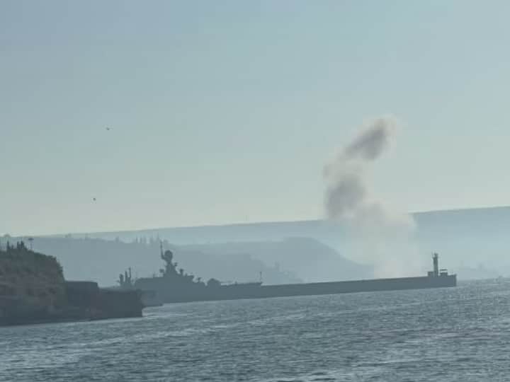 Ukraine Strike Missile on Russia Occupied Crimea Black Sea Fleet Headquarters क्रीमिया में रूस के ब्लैक सी नेवी हेडक्वाटर पर यूक्रेन ने दागी मिसाइल, दूर तक दिखा धुएं का गुबार