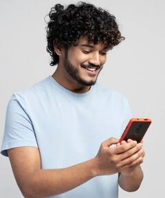 Smartphone screen bad effects: ਮੋਬਾਈਲ ਫੋਨ ਦੀ ਨੀਲੀ ਸਕਰੀਨ ਸਮੇਂ ਤੋਂ ਪਹਿਲਾਂ ਹੀ ਲੋਕਾਂ ਨੂੰ ਕਰ ਰਹੀ ਬੁੱਢਾ...ਰਿਸਰਚ 'ਚ ਹੋਇਆ ਹੈਰਾਨ ਕਰਨ ਵਾਲਾ ਖੁਲਾਸਾ