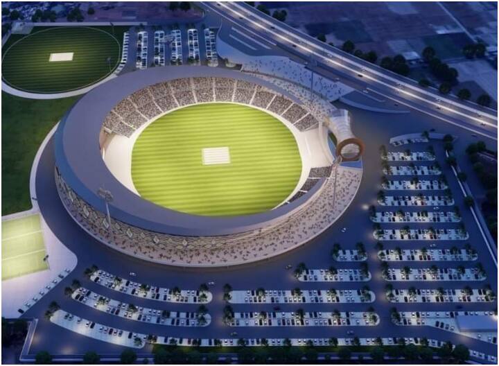 वाराणसी में अंतरराष्ट्रीय क्रिकेट स्टेडियम की छत को भगवान शिव के सिर पर विराजमान चंद्रमा की तरह अर्धचंद्राकार आकार का बनाया जाएगा.