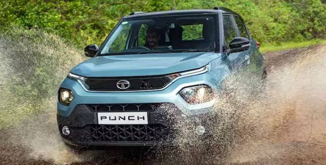 ਇਸ ਸੂਚੀ 'ਚ ਪਹਿਲਾ ਨਾਂ ਟਾਟਾ ਪੰਚ ਮਾਈਕ੍ਰੋ SUV ਦਾ ਹੈ, ਜੋ ਕਿ ਸਭ ਤੋਂ ਸਸਤੀ ਆਟੋਮੈਟਿਕ ਕਾਰ ਹੈ। ਤੁਸੀਂ ਇਸ ਦੇ ਆਟੋਮੈਟਿਕ ਗਿਅਰਬਾਕਸ ਦੇ ਨਾਲ 1.2 ਲੀਟਰ ਇੰਜਣ ਵੇਰੀਐਂਟ ਨੂੰ 7.5 ਲੱਖ ਰੁਪਏ ਐਕਸ-ਸ਼ੋਰੂਮ ਦੀ ਕੀਮਤ 'ਤੇ ਘਰ ਲਿਆ ਸਕਦੇ ਹੋ।