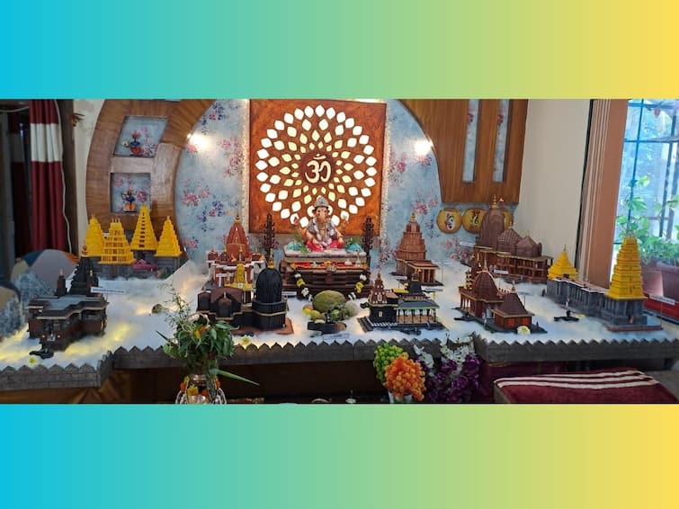 sangli ganesh darshan 12 Jyotirlinga made by Miraj Young Engineer shivlings attract attention Sangli News : मिरजेत युवा अभियंत्याने साकारले बारा ज्योतिर्लिंग; कोरीव नक्षीकाम आणि शिवलिंगांनी वेधले लक्ष