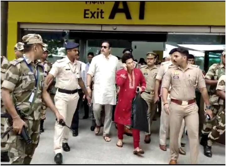 प्रधानमंत्री नरेंद्र मोदी के इस कार्यक्रम में शामिल होने क्रिकेट के भगवान कहे जाने वाले मास्टर ब्लास्टर सचिन तेंदुलकर वाराणसी पहुंच गए हैं.