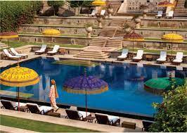 PHOTOS : ਦੁਨੀਆ ਦੇ ਆਲੀਸ਼ਾਨ ਹੋਟਲਾਂ 'ਚ ਸ਼ਾਮਲ ਹੋਇਆ ਦਿੱਲੀ-ਮੁੰਬਈ ਨਹੀਂ ਆਗਰਾ ਦਾ ਇਹ Hotel