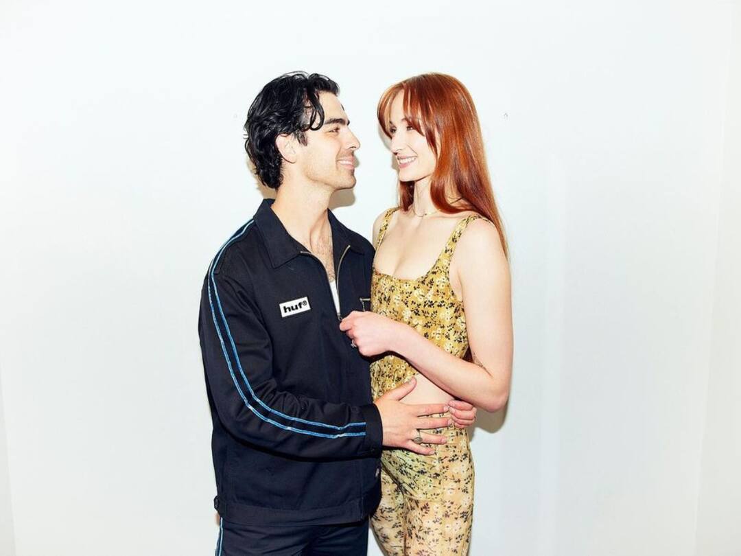 Joe Jonas Believes Sophie Turner Is Making Him Look Like A ‘Horrible Father’, Says It Is ‘Disgusting In His Eyes’ Joe Jonas Believes Game of Thrones Sophie Turner Is Making Him Look Like A Horrible Father Joe Jonas Believes Sophie Turner Is Making Him Look Like A ‘Horrible Father’, Says It Is ‘Disgusting In His Eyes’