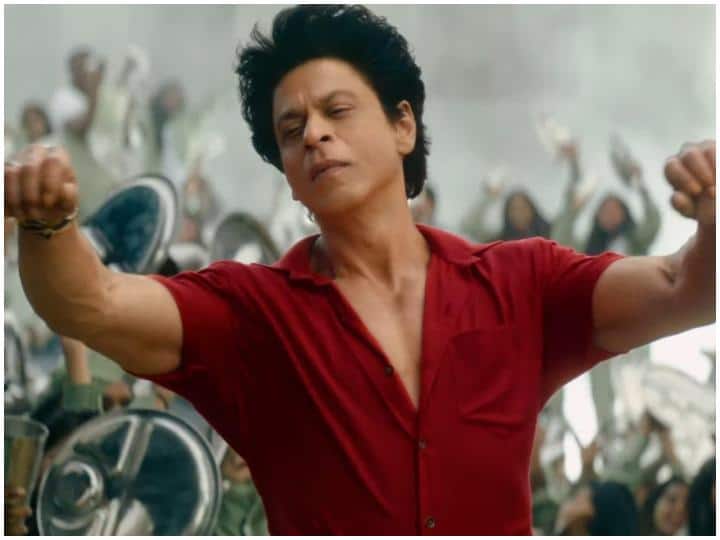 “मैं कौन हूं, कौन नहीं, पता नहीं…मां का किया वादा हूं, हां अधूरा इक इरादा हूं.” जवान के इस डायलॉग ने लोगों के रौंगटे खड़े कर दिए.