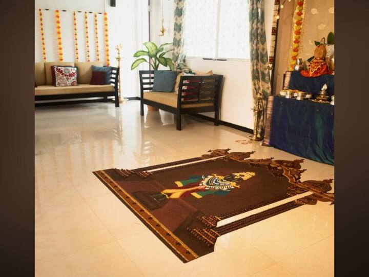 यासाठी शिंदे यांनी वेगेवेगळ्या रंगाचा वापर केल्याचे देखील पाहायला मिळाले आहेत.