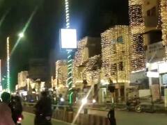 PM Modi Varanasi Visit: पीएम मोदी के भव्य स्वागत के लिए तैयार काशी नगरी, रंग-बिरंगी रोशनी से जगमगाया शहर, देखें- तस्वीरें