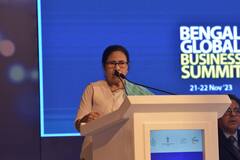 Mamata Banerjee : দুবাইয়ে মুখ্যমন্ত্রীর কণ্ঠে রাজ্যসঙ্গীত 'বাংলার মাটি, বাংলার জল'! আবেগে ভাসলেন অনাবাসী বাঙালিরা