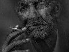 ये जेनटिक क्लॉक क्या है? सिगरेट इसी के जरिए आपकी उम्र कम कर रहा है