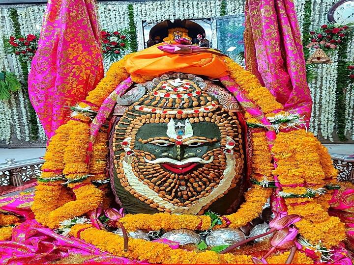 इस पैकेज की शुरुआत बिहार के कटिहार स्टेशन से होगी. भारत गौरव टूरिस्ट ट्रेन से चलकर आपको 8  ज्योतिर्लिंगों ओंकारेश्वर, महाकालेश्वर, सोमनाथ, द्वारकाधीश मंदिर, नागेश्वर, त्र्यंबकेश्वर, घृष्णेश्वर, भीमाशंकर ज्योतिर्लिंग और वाराणसी के काशी विश्वनाथ ज्योतिर्लिंग के दर्शन करने को मिलेगा.