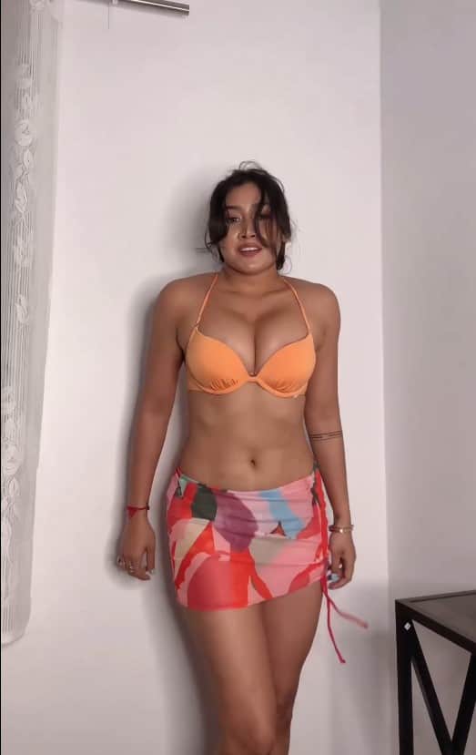 Sofia Ansari Photos: સોશિયલ મીડિયા સ્ટાર સોફિયા અંસારી તેની સોશિયલ મીડિયા પોસ્ટ્સને કારણે હેડલાઇન્સમાં રહે છે.