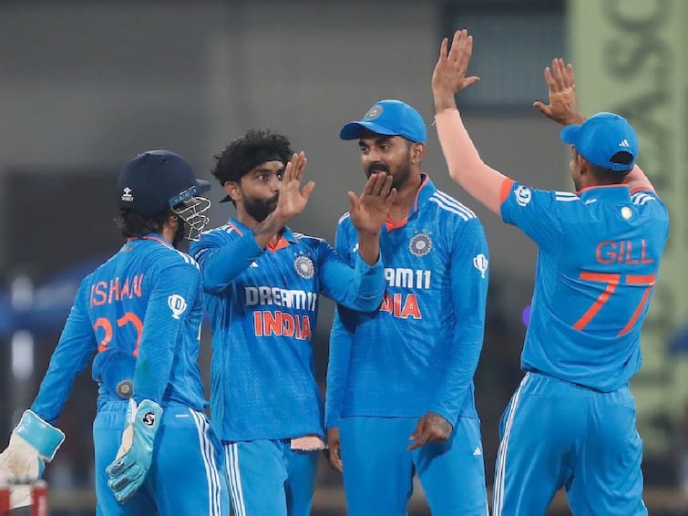 IND vs AUS 2nd ODI India won 99 runs against Australia full match highlights Holkar Stadium भारताचा ऑस्ट्रेलियावर दणदणीत विजय, कांगारुंना नमवत मालिकाही घातली खिशात