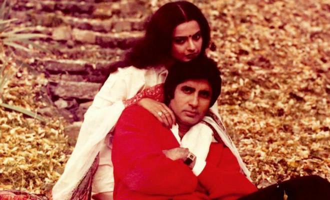 रंजीत ने जब इस बात का जिक्र धर्मेंद्र के सामने किया तो उन्होंने रंजीत को सलाह दी कि तुम अपनी फिल्म की एक्ट्रेस ही बदल दो, सिर्फ यही रास्ता है जो इस समस्या का हल कर सकता है. आखिर में रंजीत ने सलाह मानते हुए रेखा को रिप्लेस करने का फैसला कर लिया. बाद में रंजीत ने ये फिल्म विनोद खन्ना और फराह नाज के साथ बनाई थी.