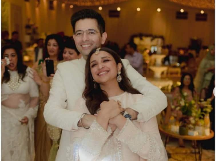 Parineeti Chopra And Raghav Chadha Are Now Married, Leela Palace Decked Up For Reception, see the pictures here Raghav-Parineeti Wedding: মরুশহরে আলোর রোশনাই, কেমন সাজলেন পরিণীতি-রাঘবের ডিজাইনার ও বন্ধুরা?