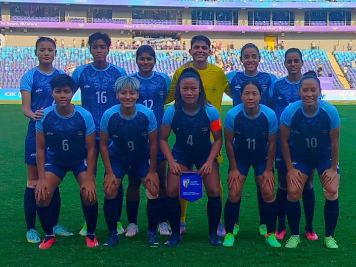 Asian Games 2023 Indian Women football team lost against Thailand women football team by 0-1 Asian Games 2023: भारतीय महिला फुटबॉल टीम एशियन गेम्स से हुई बाहर, थाईलैंड ने 1-0 से हराकर तोड़ा मेडल का सपना