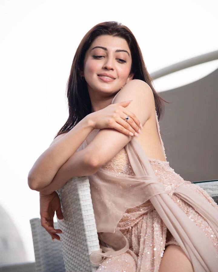 ఆ తర్వాత మహేష్ బాబు 'బ్రహ్మోత్సవం', ఎన్టీఆర్ 'రభస' వంటి సినిమాల్లో సెకండ్ హీరోయిన్ గా ఆకట్టుకుంది.