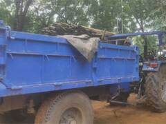 ఇటుక లోడ్ ట్రాక్టర్ బోల్తా, చెక్ చేసిన పోలీసులు షాక్- 5 క్వింటాళ్ల గంజాయి లభ్యం