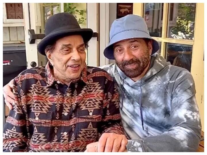 gadar 2 success dharmendra Share video and thanks fans For Giving positive response to sunny deol Dharmendra On Gadar 2 Success: धर्मेंद्र ने 'गदर 2' की सक्सेस के लिए फैंस का किया शुक्रिया, वीडियो शेयर कर कहा- 'किस्मत वाला होता है बाप...'