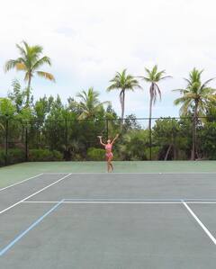 Kim Kardashianએ પિંક બિકીનીમાં રમી ટેનિસ, 42 ની ઉંમરે વર્તાવ્યો કહેર