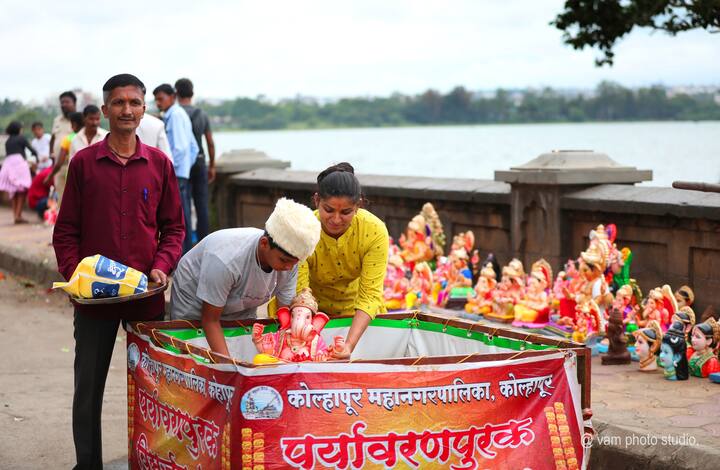 अनेक गावांमध्ये  लोकांनी नदीमध्ये मूर्ती विसर्जित न करता आदर्श घालून दिला.
