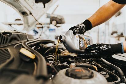 Bike Engine Oil Tips: कब बदलवाना चाहिए बाइक का इंजन आयल? जान लीजिए पता करने का सही तरीका Bike Engine Oil Tips: कब बदलवाना चाहिए बाइक का इंजन आयल? जान लीजिए पता करने का सही तरीका