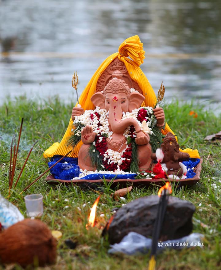 यावेळी आबालवृद्धांचा उत्साह ओसंडून वाहत होता.
