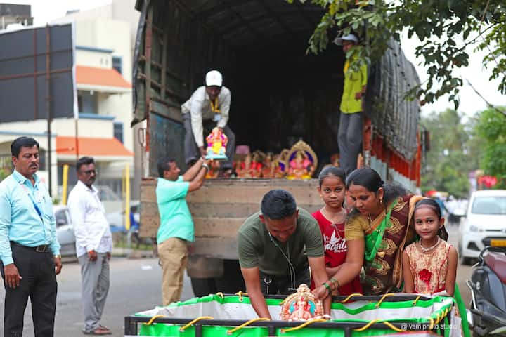 कोल्हापूर शहरात ठिकठिकाणी कुंड उभारण्यात आले होते.
