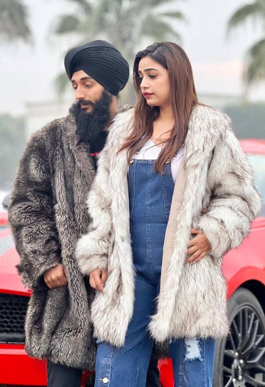 ਪਰ ਉਸਨੂੰ ਵਾਇਰਲ ਨਹੀਂ ਕਰਨਾ ਚਾਹੀਦਾ, ਇਨਸਾਨ ਹੋਣ ਦੇ ਨਾਤੇ ਇਹ ਸਾਡੀ ਜ਼ਿੰਮੇਵਾਰੀ ਬਣਦੀ ਹੈ ਕਿ ਉਸ ਵੀਡੀਓ ਦੀ ਮੰਗ ਤੇ ਉਸਨੂੰ ਅੱਗੇ ਨਾ ਫੋਰਵਰਡ ਕੀਤਾ ਜਾਵੇ। ਜੋ ਲੋਕ ਇਹ ਕਹਿ ਰਹੇ ਹਨ ਕਿ ਉਸਨੇ ਵੀਡੀਓ ਰਿਕਾਰਡ ਹੀ ਕਿਉਂ ਕੀਤੀ ?