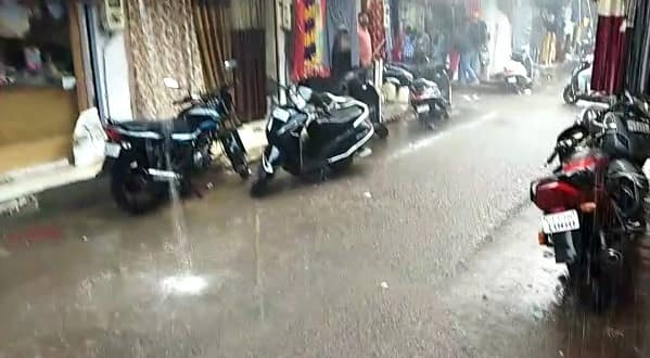 Rainfall in Ahmedabad city  Ahmedabad Rain: હવામાન વિભાગની આગાહી વચ્ચે અમદાવાદ શહેરના અનેક વિસ્તારોમાં વરસાદ