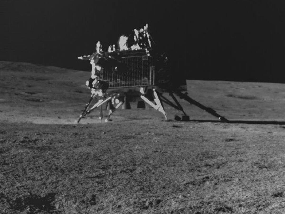 After Vikram’s ‘hop’, Isro eyes next lunar leap: To bring back samples from Moon Chandrayaan-3: ఇస్రో నెక్ట్స్ ప్రయోగం ఇదే, సక్సెస్ అయితే చరిత్ర సృష్టించినట్లే !