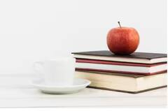 Apple: ਦਿਨ ਵਿੱਚ ਇਸ ਵੇਲੇ ਸੇਬ ਖਾਣਾ ਹੋ ਸਕਦਾ ਹਾਨੀਕਾਰਕ, ਜਾਣੋ ਸੇਬ ਖਾਣ ਦਾ ਸਹੀ ਸਮਾਂ