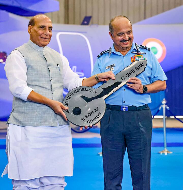 এয়ারবাস ডিফেন্স অ্যান্ড স্পেস-কে ভারতীয় বায়ুসেনা ৫৬টি C-295 aircraft-এর বরাত দিয়েছিল। ২১৯৩৫ কোটি টাকার ওই চুক্তির প্রথম বিমান এটি। ভারতের Avro-748 বহরকে পাল্টে তার জায়গা নেবে C-295 aircraft