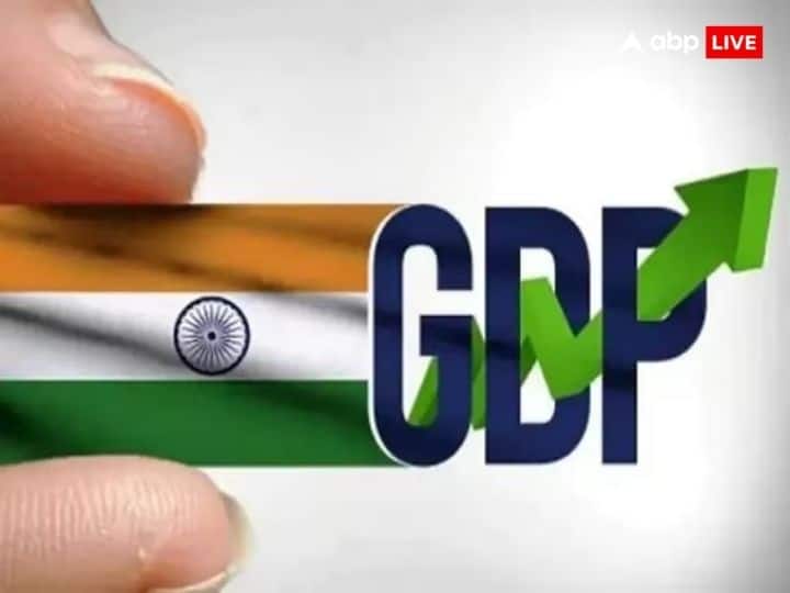 Indian Economy News credit rating agency fitch raises india growth forecast for midterm to this much Fitch India : दिवाळीपूर्वी मिळाली चांगली बातमी! फिचने वर्तवला भारताच्या विकास दराचा अंदाज